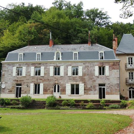 Апартаменты La Tour Du Chambon Brignac-la-Plaine Экстерьер фото